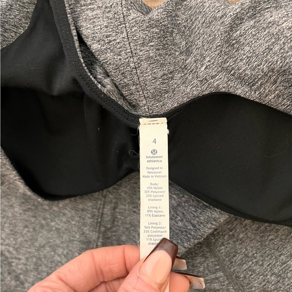 Women’s Lululemon Tank Top with Built in Bra - Size 4 - Picture 2 of 3